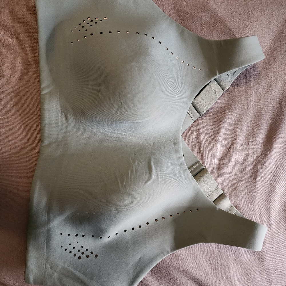 LULULEMON BRA 34DDD